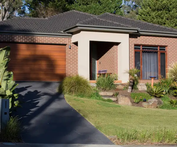 Shutterstock 2176156213